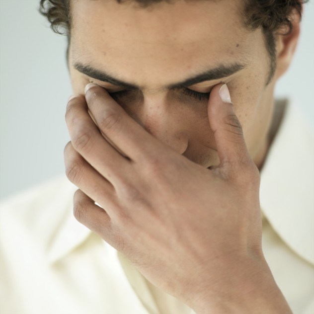 Вожу глазами болит голова