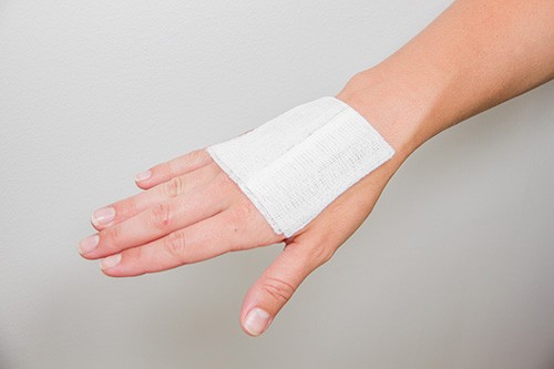 Жировик воспалился и болит