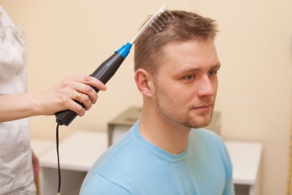 Если болит кожа головы и выпадают