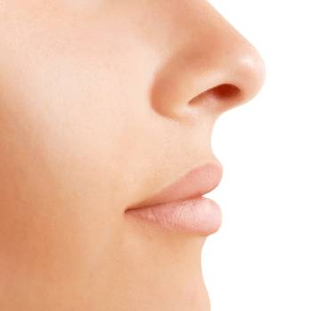 От чего болит нос и голова