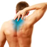 Болит спина между лопатками что это